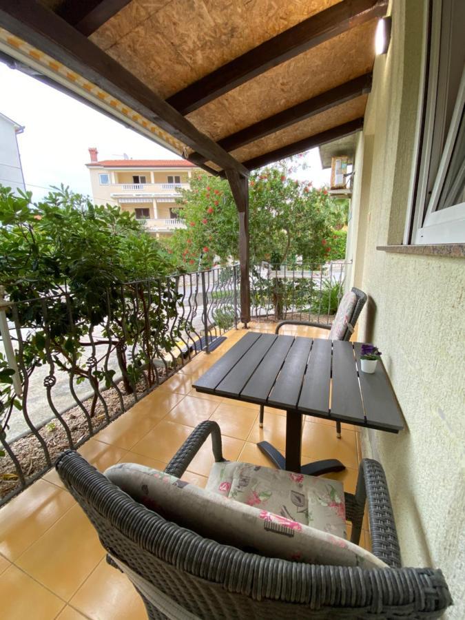 Apartment Lara Rab Town Extérieur photo