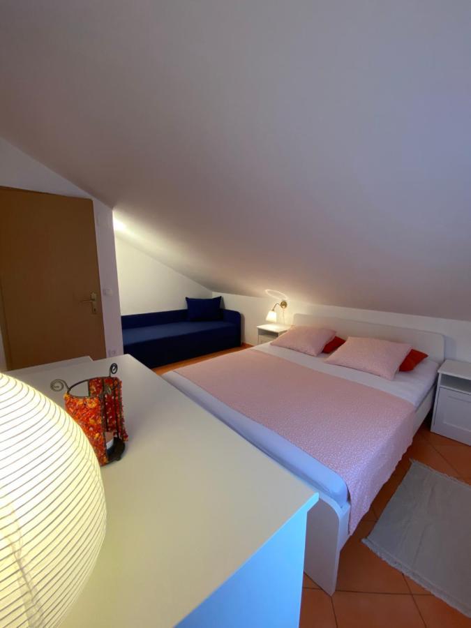 Apartment Lara Rab Town Extérieur photo
